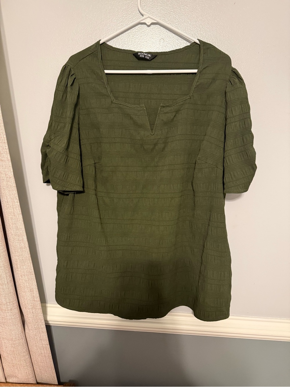BloomChic Olive Green Textured V-Notch Tunic